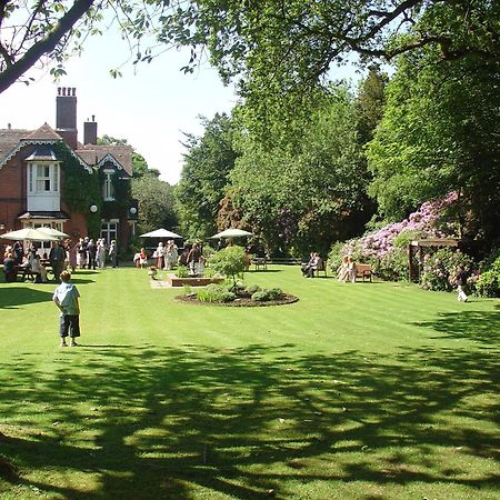 ヒルズコート ホテル Barnt Green エクステリア 写真