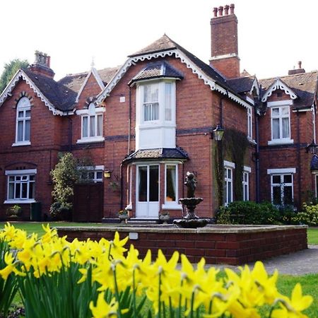 ヒルズコート ホテル Barnt Green エクステリア 写真