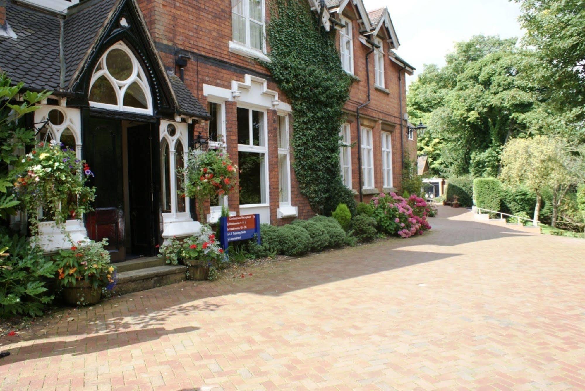 ヒルズコート ホテル Barnt Green エクステリア 写真
